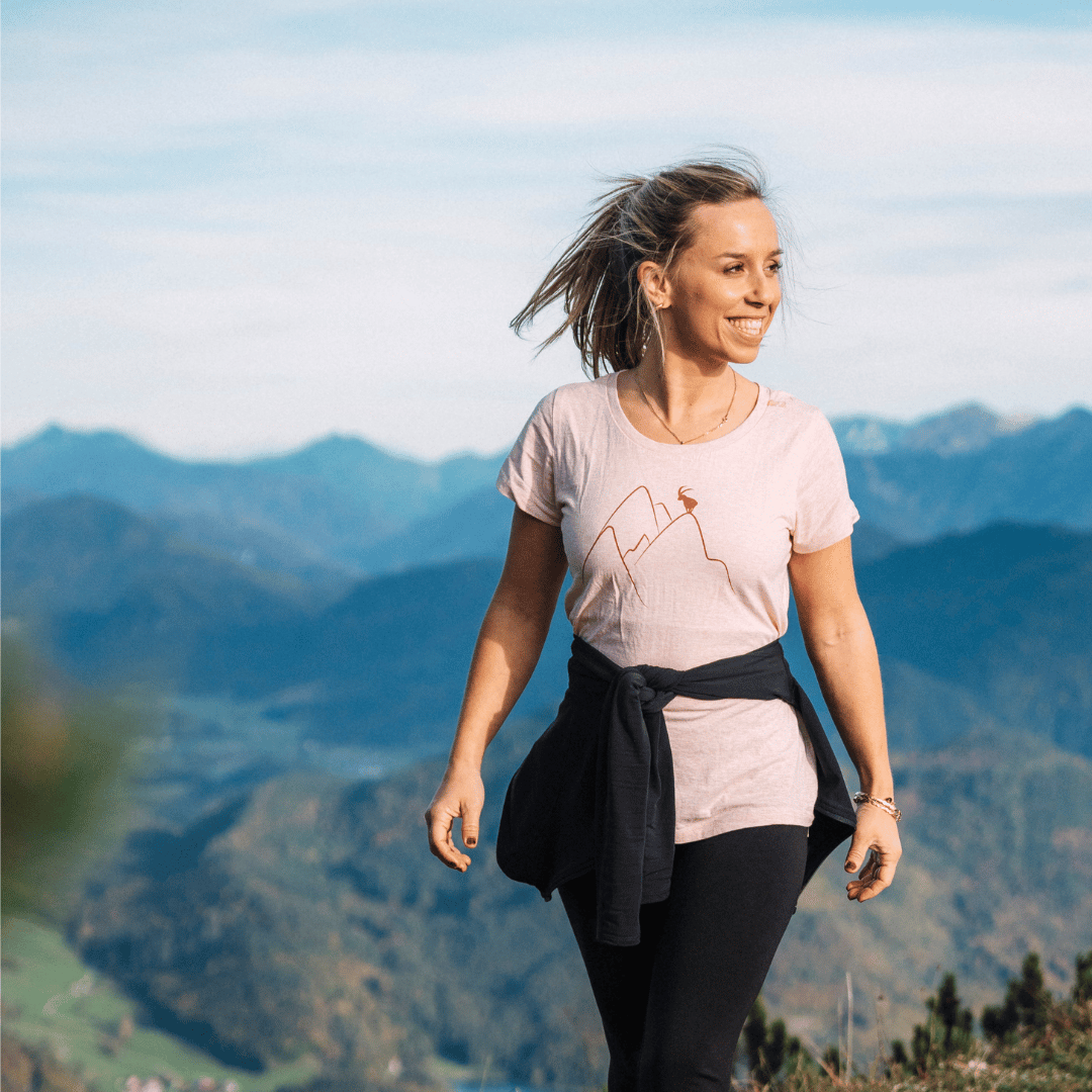 Anna trägt hier eine S / Und sie ist 1,57cm groß.