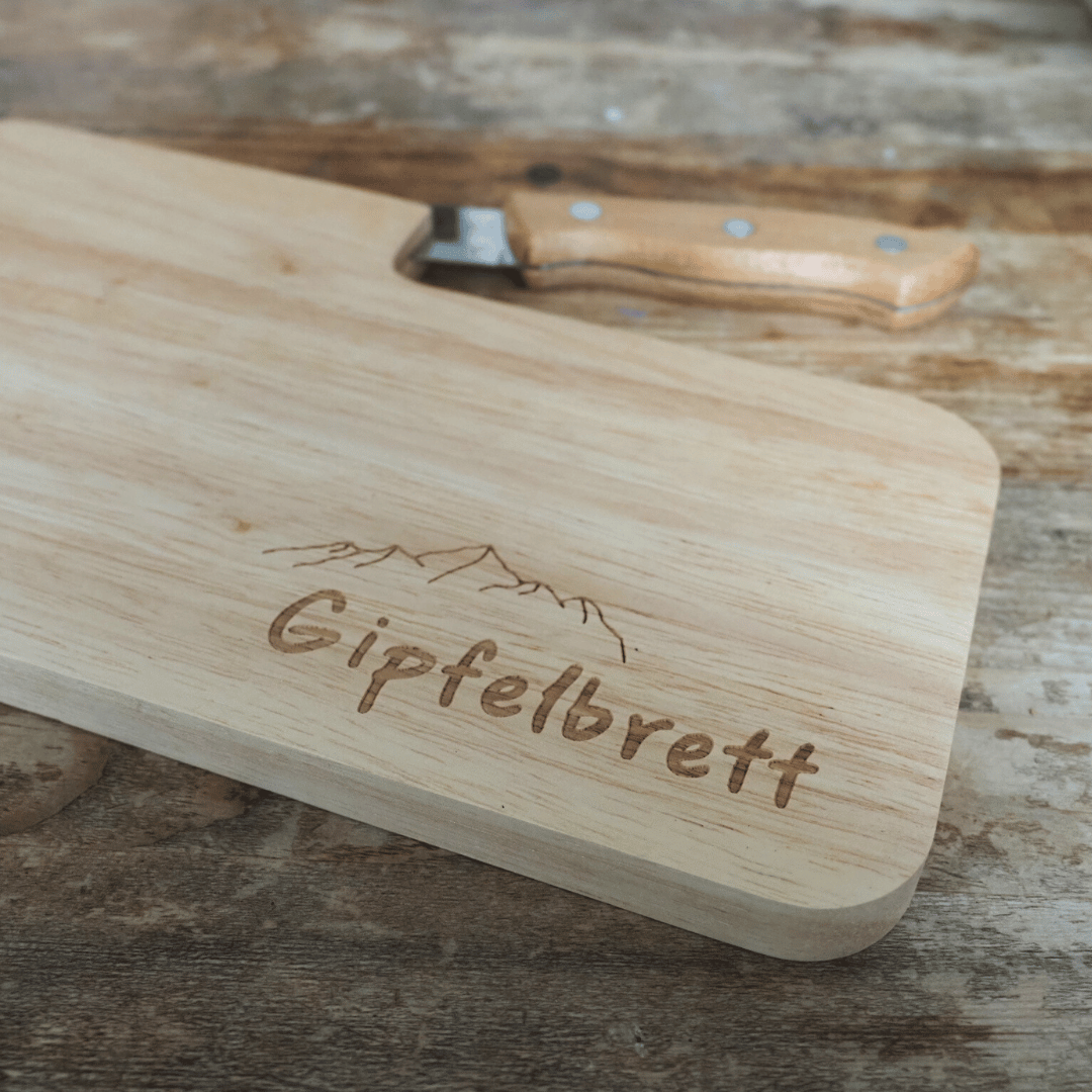 Einzigartiges Design / Mit der Gravur 'Gipfelbrett' lässt sich die Pause so richtig genießen!