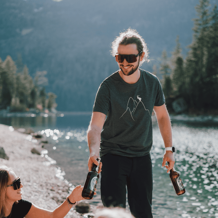 Fabi trägt eine M / Und er ist 1,74cm groß.